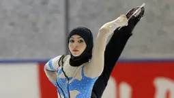 Namun, Zahra tetap pada kesetiaannya dan tetap tampil menarik dengan mengenakan hijab. Kemampuannya yang memukai, Zahra tak jarang berhasil meraih prestasi besar di tingkat internasional. (Foto: AFP/Andrea Solero)