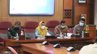 Wakil Bupati Gresik Aminatun Habibah. (Dian Kurniawan/Liputan6.com)