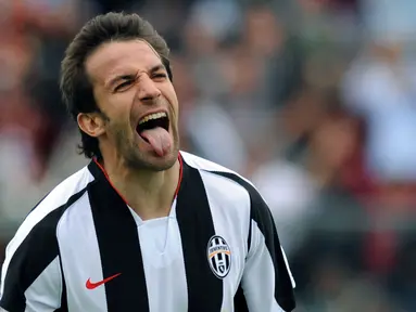 Legenda Juventus, Alessandro Del Piero merupakan salah satu penyerang terbaik di zamannya. Ia bermain bersama Si Nyonya Tua selama 19 tahun sebelum memutuskan untuk penisun pada tahun 2012 silam. Di Liga Champions, Del Piero tercatat sebagai salah satu pemain dengan jumlah gol terbanyak saat babak semifinal, yaitu lima gol. Ia juga mampu mempersembahkan satu trofi untuk klubnya tersebut. (AFP/Giuseppe Cacace)