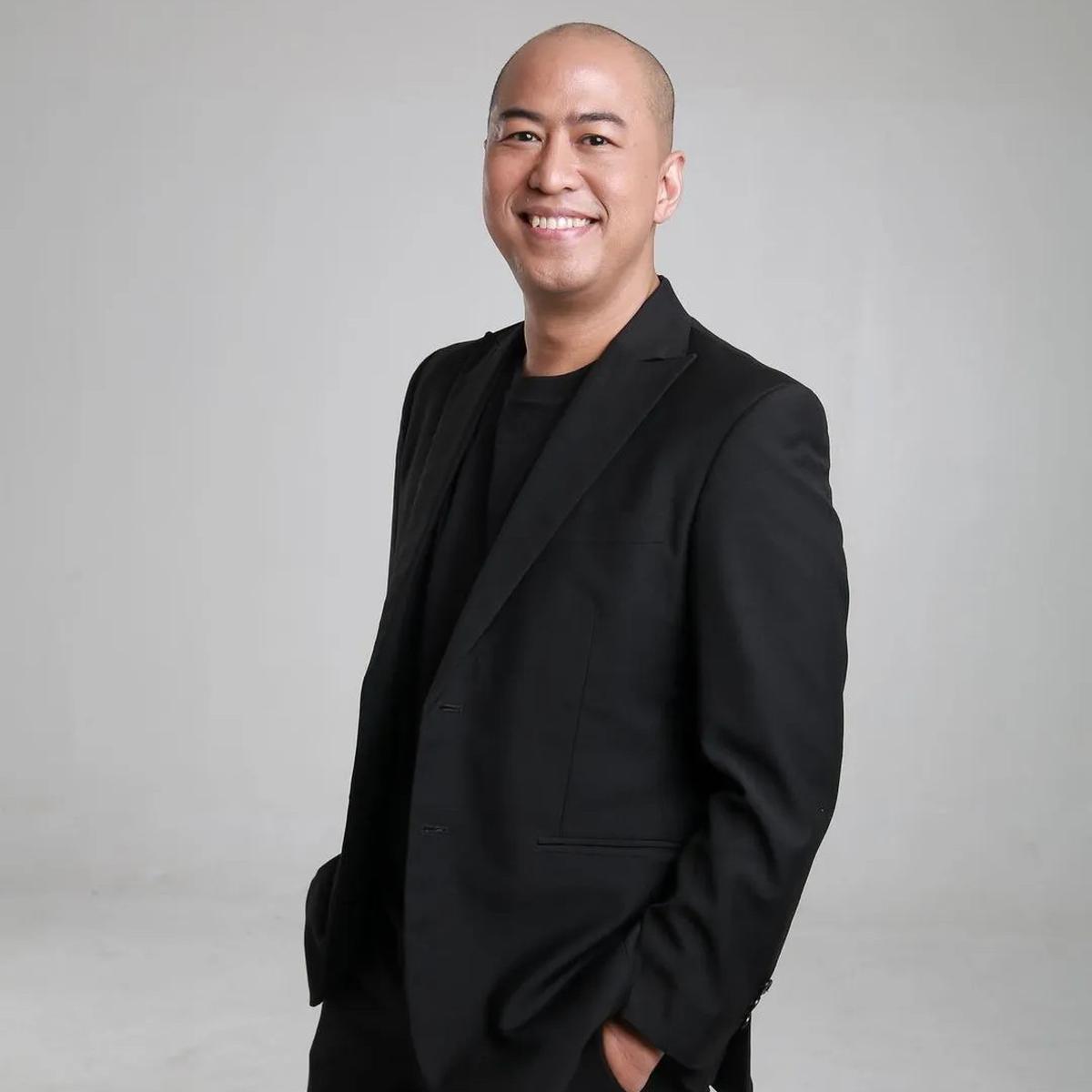 Pandji Pragiwaksono sedang photo session