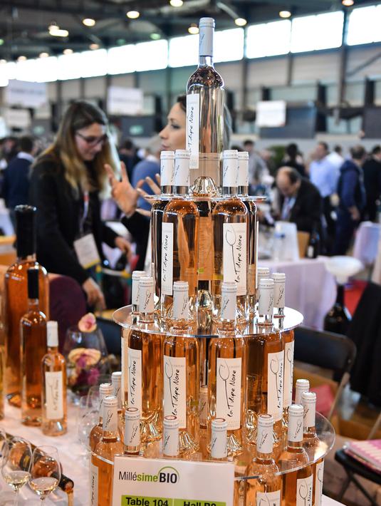 Ragam wine yang dipamerkan dalam acara Millesime Bio 2018 di Kota Montpellier, Prancis, Senin (29/1). Millesime Bio 2018 bertujuan mempromosikan produk wine organik. (AFP PHOTO/PASCAL GUYOT)