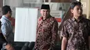 Bupati Jepara Ahmad Marzuqi menunggu panggilan penyidik saat akan menjalani pemeriksaan di Gedung KPK, Jakarta, Senin (13/5/2019). Marzuqi diperiksa sebagai tersangka terkait suap dalam putusan atas praperadilan dugaan korupsi penggunaan dana bantuan parpol di PN Semarang. (merdeka.com/Dwi Narwoko)
