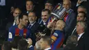 Barcelona menutup musim 2016-2017 dengan meraih trofi Copa del Rey atau Piala Raja seusai menang 3-1 atas Deportivo Alaves, Spanyol, Minggu (28/5). (AP Photo)