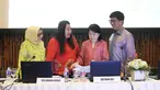 Wakil Direktur EMTEK, Sutanto Hartono (kanan) saat paparan publik PT. ELang Mahkota Teknologi, TBK di SCTV Tower, Jakarta, Senin (25/06). PT. ELang Mahkota Teknologi, TBK mengadakan paparan publik tahunan. (Liputan6.com/Herman Zakharia)