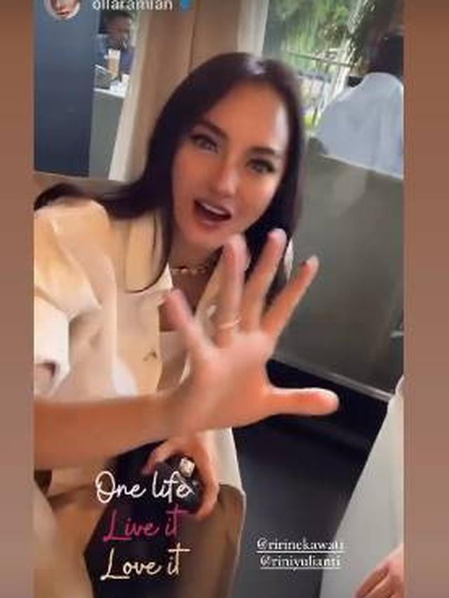 Sempat Berseteru, Ini 6 Potret Olla Ramlan Bersama Geng Sosialita Tanpa Nindy Ayunda