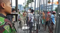 Napi Mulai Ibadah di Gereja Dalam LP Tanjung Gusta