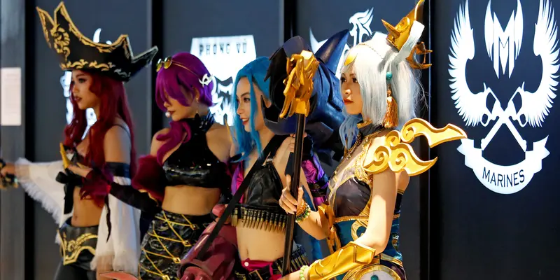 Gaya Cosplayer Cantik Ramaikan Turnamen e-Sport di Vietnam