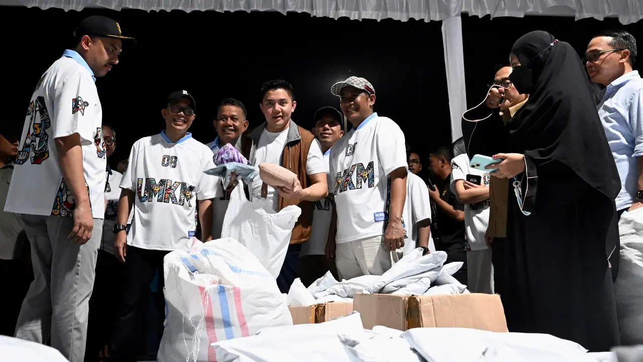 Presiden Prabowo Subianto menggelar bazar di Monas