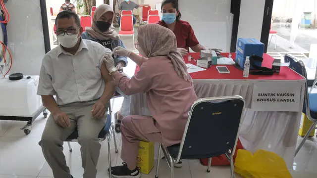 Vaksinasi COVID-19 Bagi Warga yang Akan Mudik
