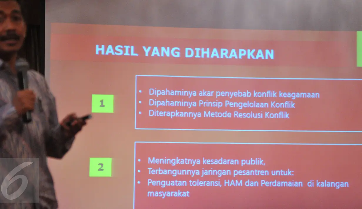 Sebuah slide ditampilkan saat acara peresmian Pesantren For Peace (PFP), Jakarta, Selasa (30/6/2015). Diharapkan PFP bisa meningkatkan kontribusi Islam yang moderat di Indonesia. (Liputan6.com/Herman Zakharia)