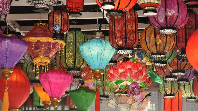 7 Cara  Membuat  Lampion Sederhana  dari Botol Bekas Jadi 