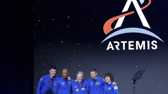 NASA Perkenalkan Kru untuk Misi Lintasi Bulan
