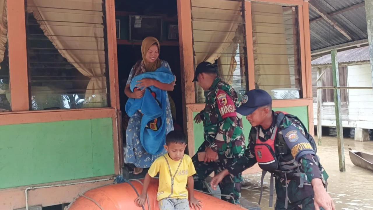 TNI AL Kerahkan Sejumlah Unsur dan Pasukan Bantu Korban Bencana Alam di Sumbar dan Sumut
