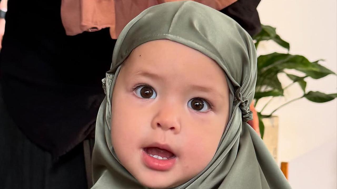 Potret Kamari saat Pakai Hijab Ini Bikin Netizen Gemas, Tampil Berbeda Hingga Dipanggil Bu Hajah