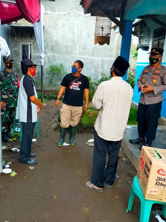 Satgas Covid-19 membubarkan hajatan. (Foto: Liputan6.com/Humas Polres Cilacap)