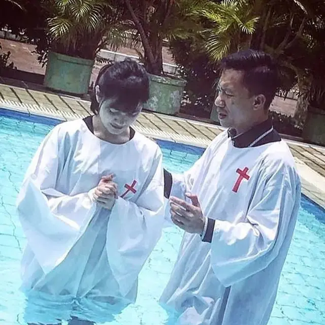 6 Transformasi Marcella Simon dari Sebelum Mualaf hingga Kembali Pindah Agama