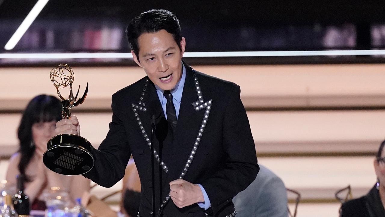 Lee Jung Jae Bagikan Momen Kebersamaan dengan G-Dragon hingga J-Hope Saat Hadiri Konser Amal Le Gala Des Pieces Jaunes