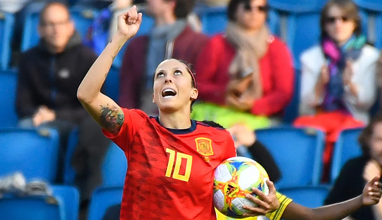 Jennifer Hermoso. Striker Timnas Spanyol yang kini bermain untuk FC Barcelona ini memiliki kacantikan khas wanita Spanyol pada umumnya. Memiliki tato di kedua tangannya. (AFP/Damien Meyer)