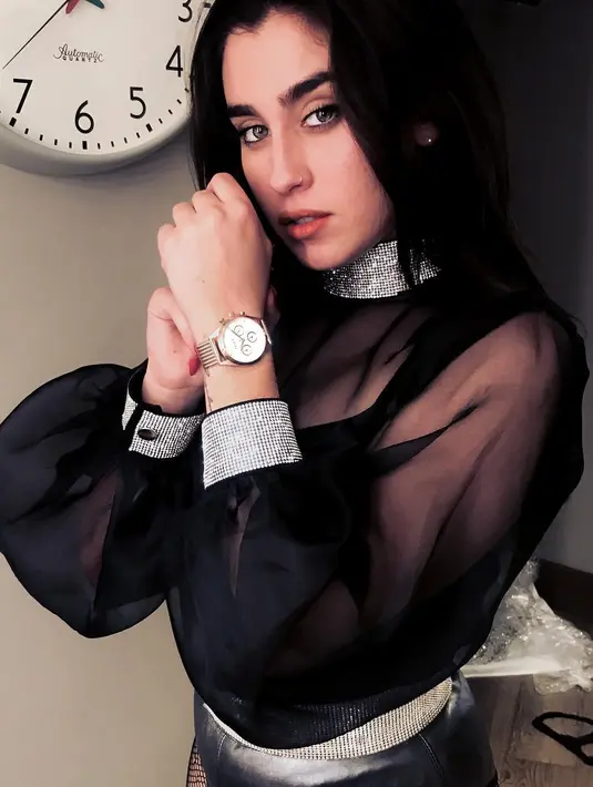Lauren merasa kesulitan ketika para artis ditekan untuk menjadi seseorang yang bukan dirinya. (instagram/laurenjauregui)