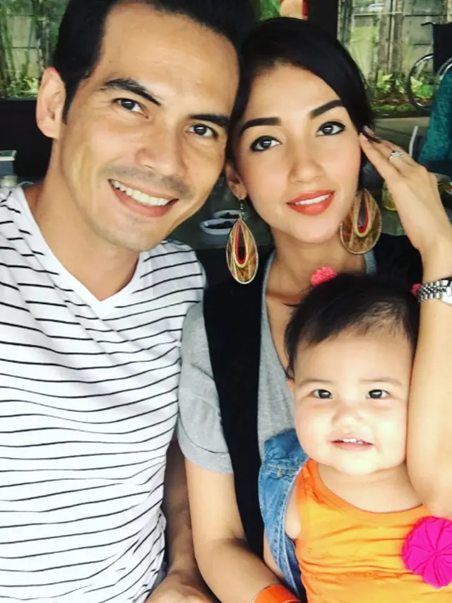 Atalarik Syach dan Tsania Marwa