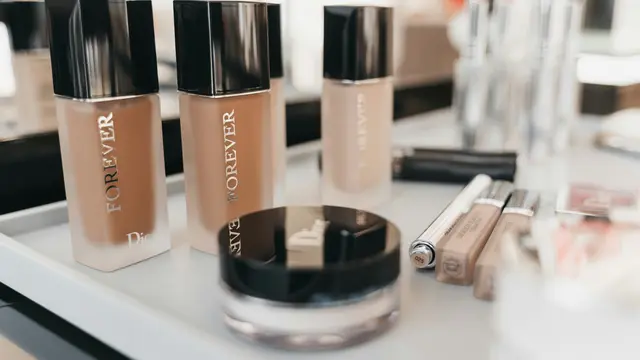 berbagai shade foundation