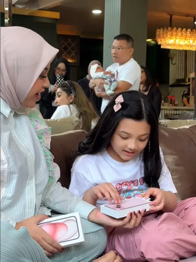 Ulang tahun Arsy. [Foto: Instagram/aurelie.hermansyah]