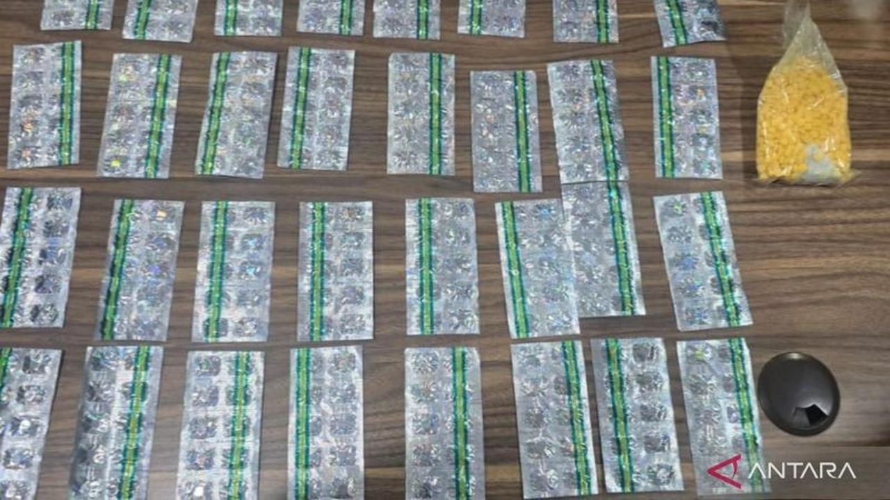 Polres Metro Bekasi Sita Ribuan Obat Keras Ilegal, Dua Pengedar Diamankan di Bekasi