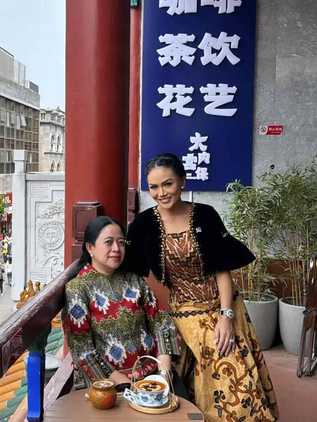 Krisdayanti dan Puan Maharani. (Foto: Dok. Instagram @krisdayantilemos)