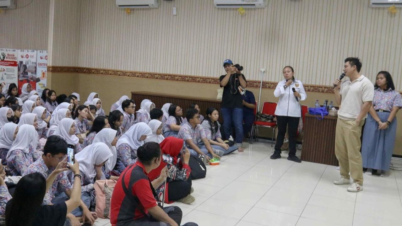 Para selebritis yang menjadi pembicara pun menceritakan pengalaman mereka saat menjadi korban dan pelaku bullying. Foto: Liputan6.com / Herman Zakharia<br>