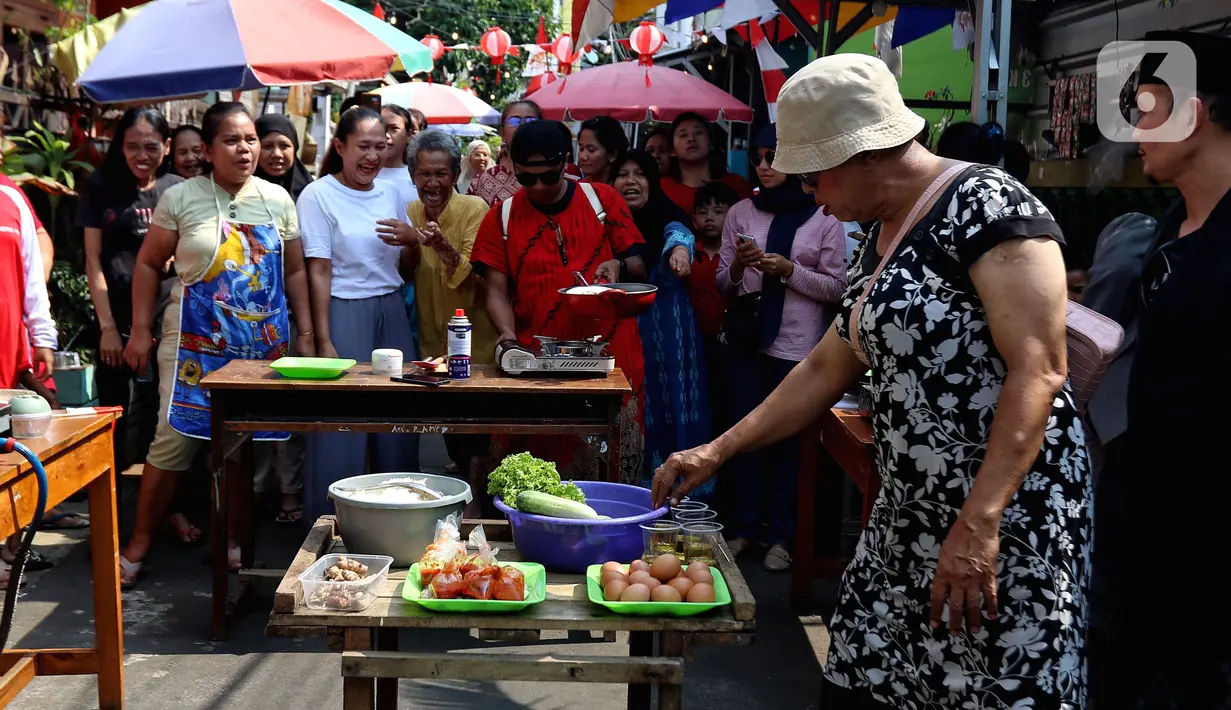 Suasana saat warga mengikuti lomba masak dalam rangka memeriahkan HUT ke-78 RI. (Liputan6.com/Angga Yuniar)