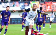 FOTO: Persija Bawa Pulang Tiga Poin dari Tangerang