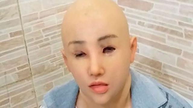 da Silva berusaha mengelabui petugas dengan menyamar menjadi putrinya yang berusia 19 tahun. (AP: Rio de Janeiro Penitentiary Administration Secretariat )