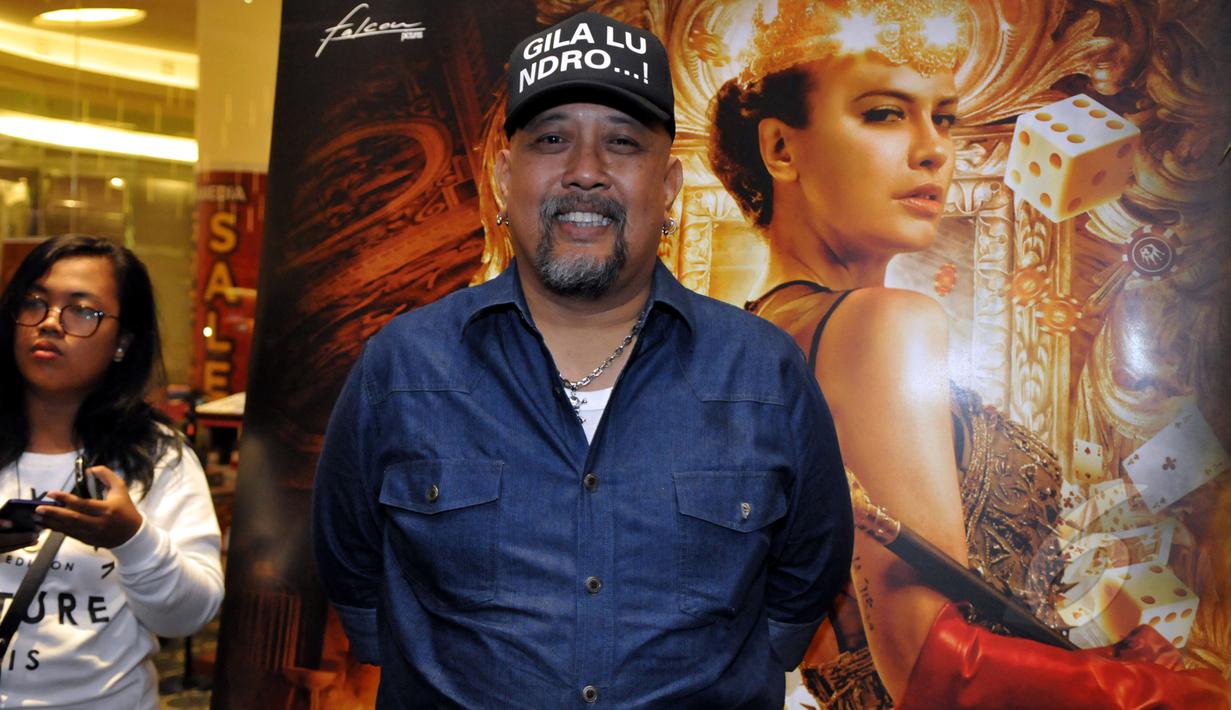 Indro Warkop saat menghadiri trailer film Comic 8: Casino King's di Kemang Village XXI, Kemang, Jakarta Selatan, Rabu (15/4/2015). (Liputan6.com/Panji Diksana)