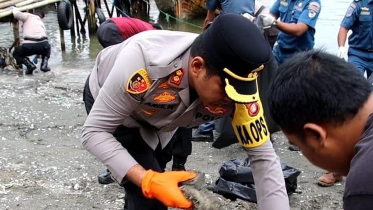 Polres Pelabuhan Tanjung Priok Gelar Aksi Bersih-Bersih, Wujudkan Kebersihan Pelabuhan Tanjung Priok