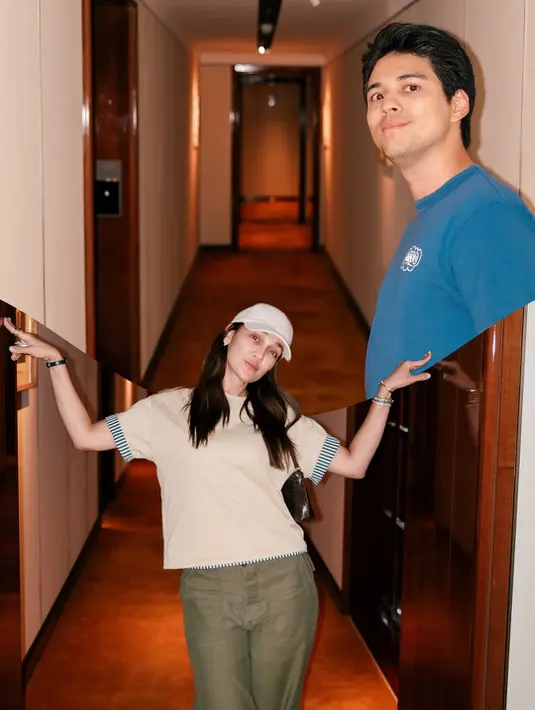 Lengkapi tampilan cueknya, Luna Maya kenakan snapback dan shoulder bag kulit [@lunamaya]