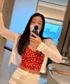 Mirror selfie cantik Lee Si Young. (instagram.com/leesiyoung38)