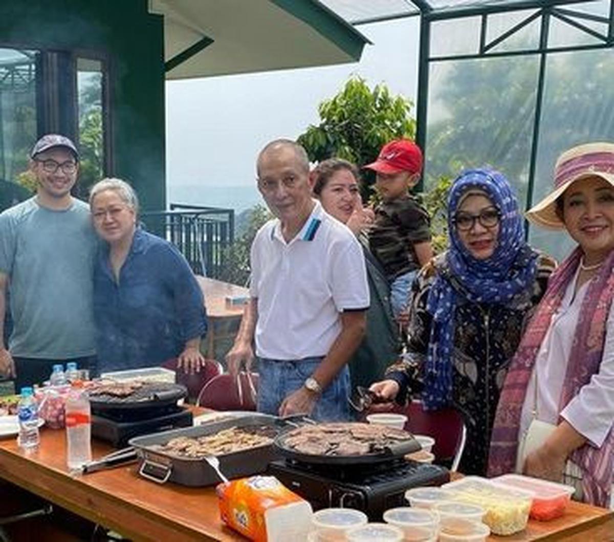 Berikut daftar gurita kerajaan bisnis milik anak-anak dan kerabat Soeharto:
