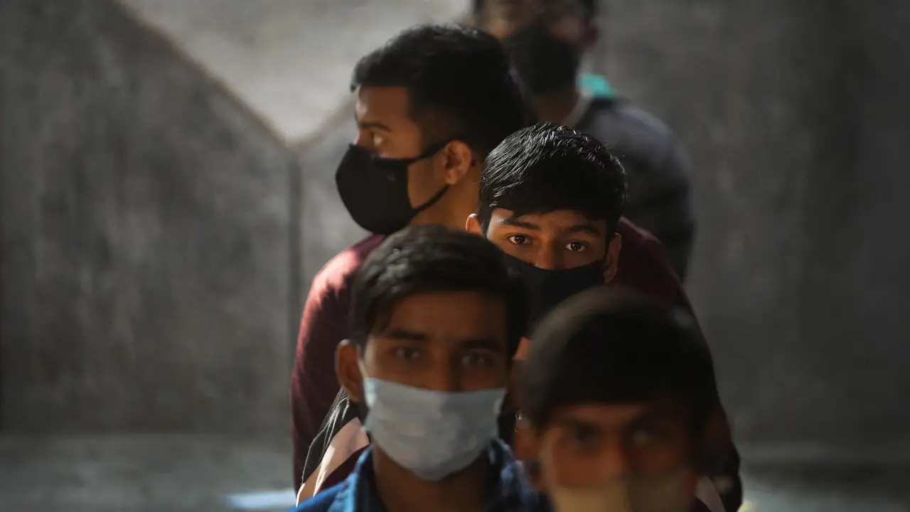 India Mulai Vaksinasi Remaja Saat Kasus Covid-19 Melonjak