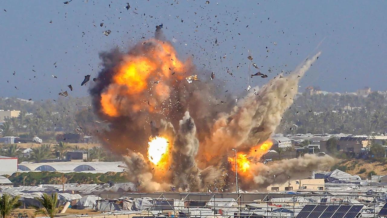 FOTO: Duka di Gaza Usai Serangan Israel Tewaskan 25 Warga Sipil
