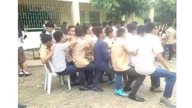 6 Foto Ini Jadi Bukti Kompaknya Pertemanan Cowok, Kocak