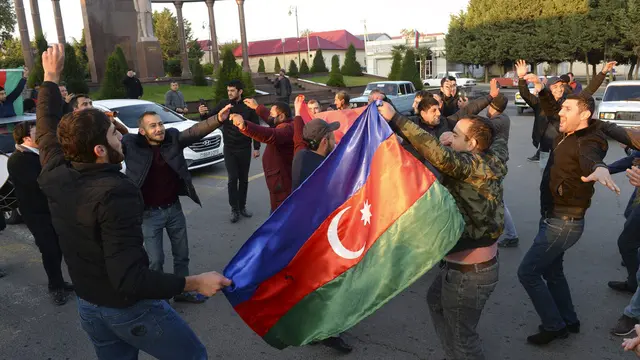 FOTO: Rakyat Azerbaijan Rayakan Perjanjian Damai dengan Armenia
