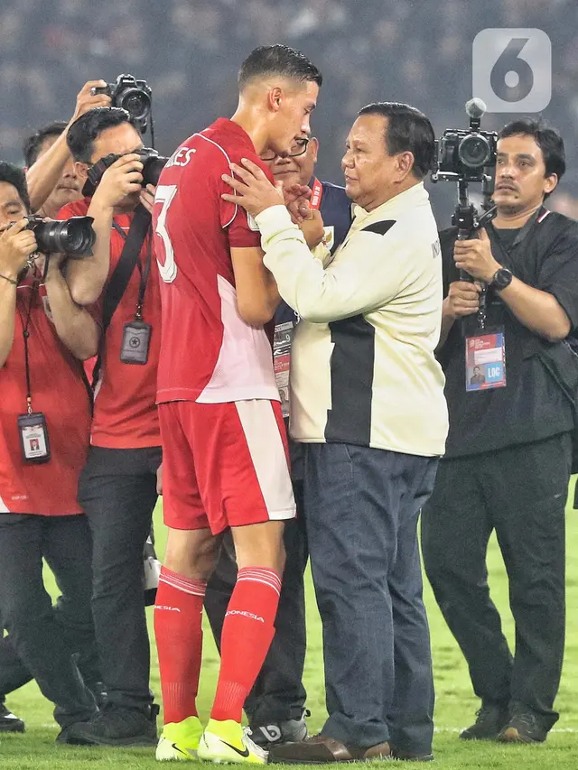 Turun ke Lapangan, Presiden Prabowo Subianto Beri Ucapan Selamat Kepada Timnas Indonesia