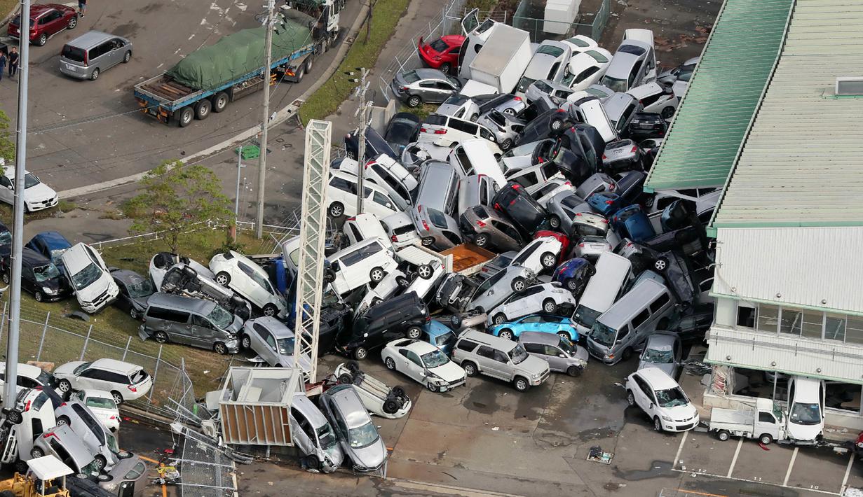 Foto Dampak Topan Jebi Jepang Mobil Hingga Kontainer Bergelimpangan Global Liputan6 Com
