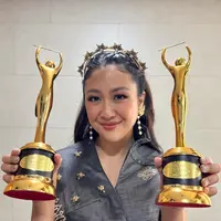 Lihat di sini tampilan Sherina Munaf di AMI Awards 2024. [@sherinamunaf].