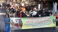 Tradisi Lebaran Sapi dan Kambing Lereng Gunung Merapi