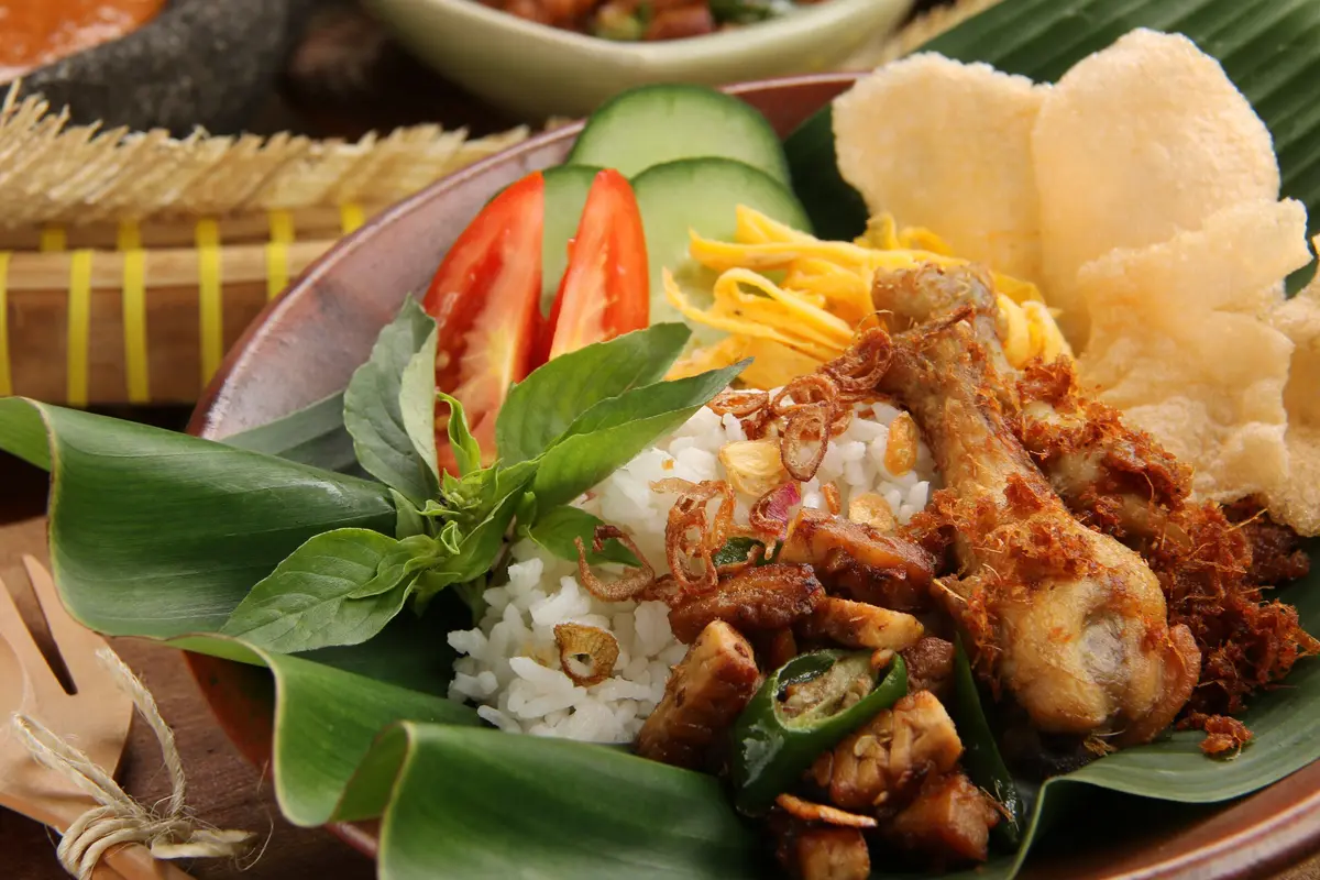 nasi uduk komplit