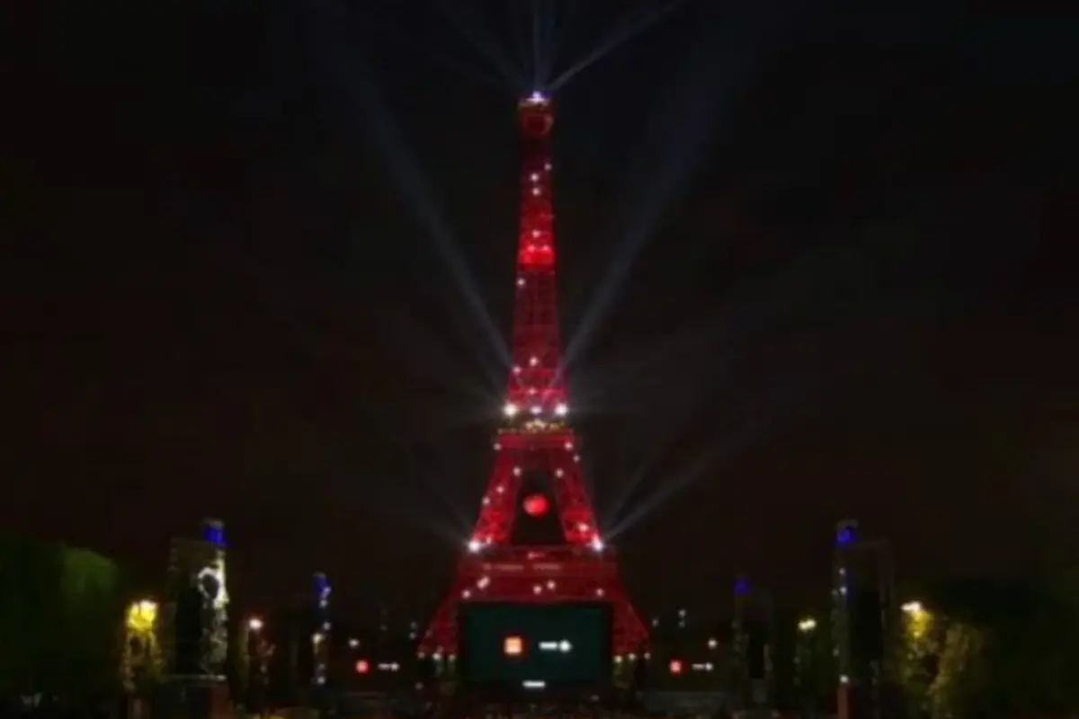Menara Eiffel (Twitter/@IsaBurakGonca) 