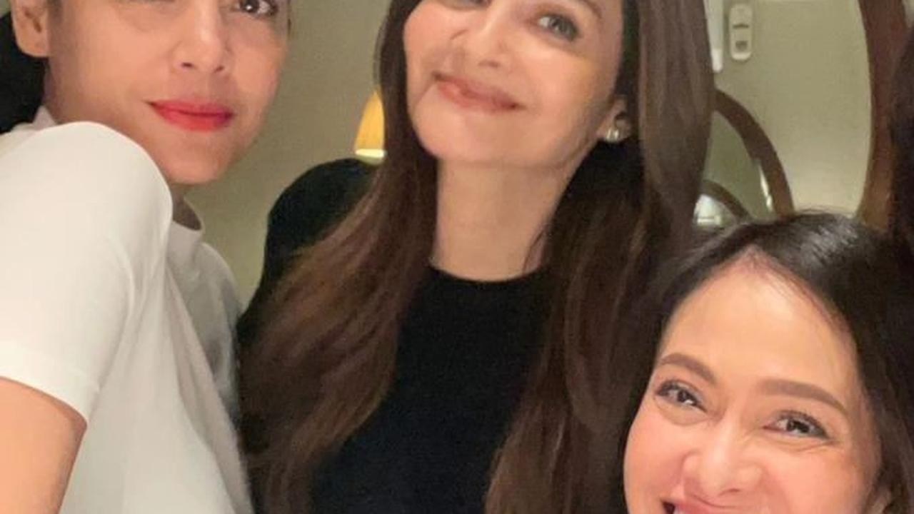 Sama-sama Jebolan Kontes Gadis Sampul, ini Potret Persahabatan Cut Tary dan Lulu Tobing yang Tetap Cantik di Usia 46 Tahun