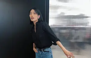 Denim Maxi Skirt Jadi Fashion Statement, Begini Cara Memadukannya untuk Berbagai Acara