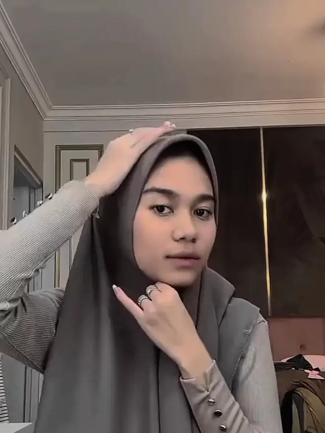 Azizah Salsha Istri Arhan Pakai Hijab